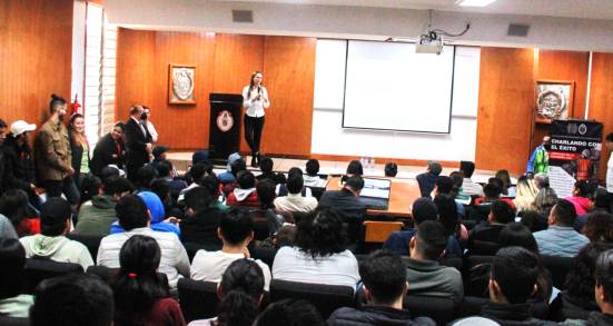 PROMUEVE IMPLAN MORELIA PMDU CON ESTUDIANTES DE FIC 